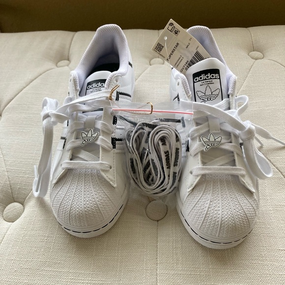 NEW Adidas sneakers - Picture 5 of 10